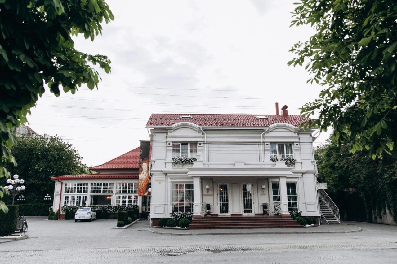 Hotel Aristocrat Czernowitz Exterior foto